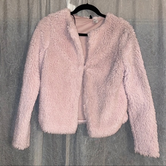 Forever 21 Jackets & Blazers - Fuzzy Cropped Jacket